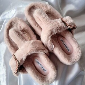 Chelsea & Violet Faux Fur Slipper Pink Size 9